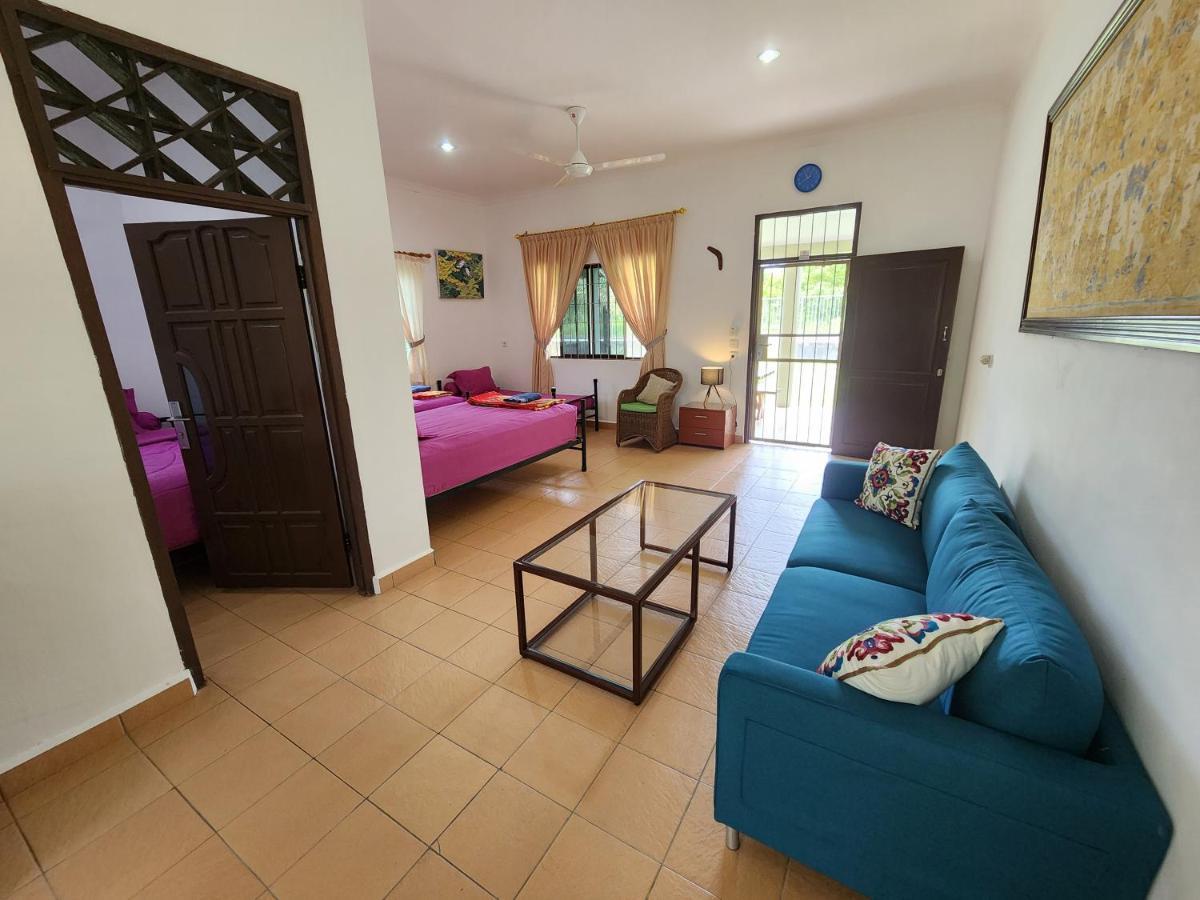 Mb Camp Singkil Hotel Gosongtelaga Ngoại thất bức ảnh