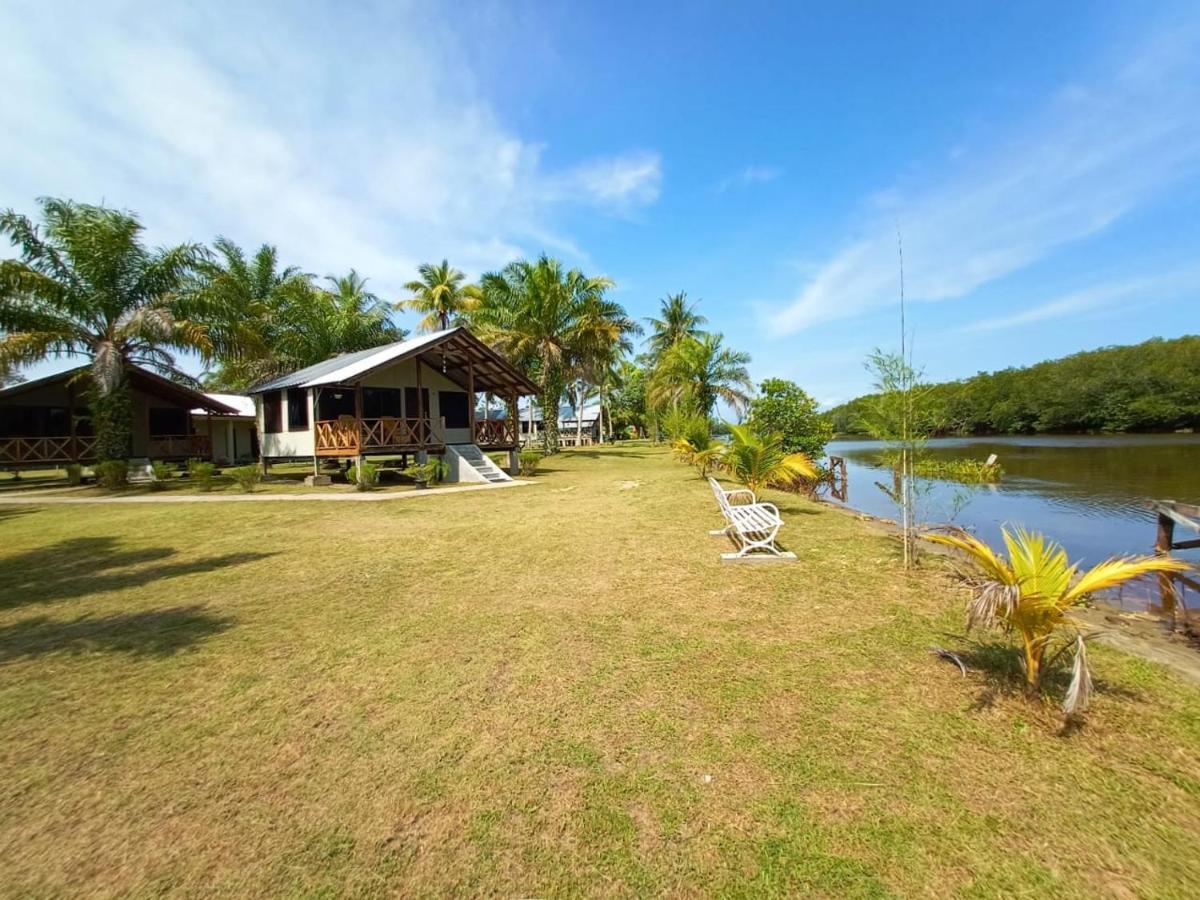 Mb Camp Singkil Hotel Gosongtelaga Ngoại thất bức ảnh